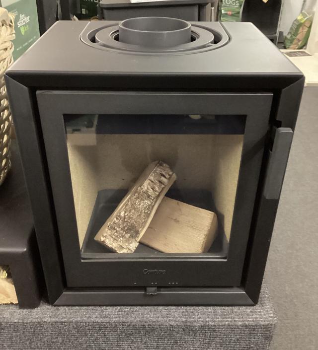 Contura 130, Black, Cast door